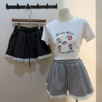蕾丝边运动短裤 Lace Trim Sweat Shorts