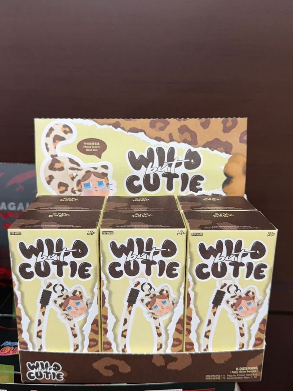 Popmart CRYBABY Wild But Cutie Phone Charm - 图片 5