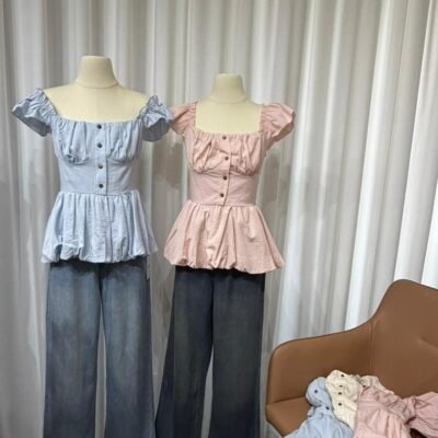 方领泡泡袖荷叶边上衣 Square Neck Puff Sleeve Peplum Top