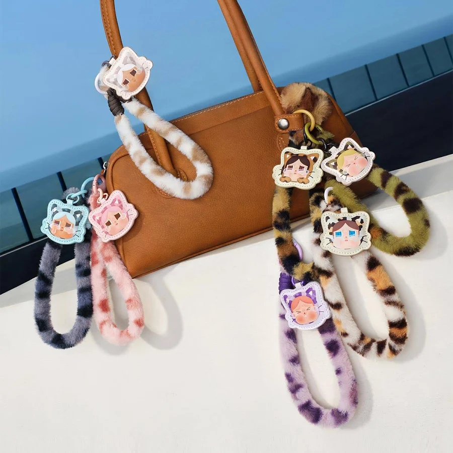 Popmart CRYBABY Wild But Cutie Phone Charm - 图片 3